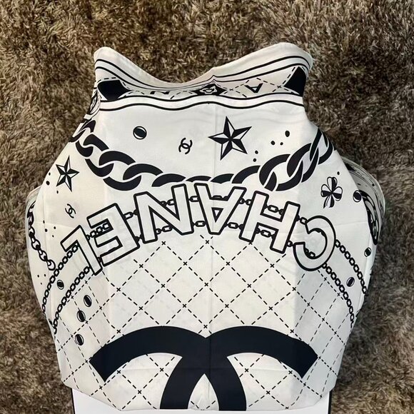 Chanel White CC Logo Silk Scarf 90cm - Picture 4 of 6